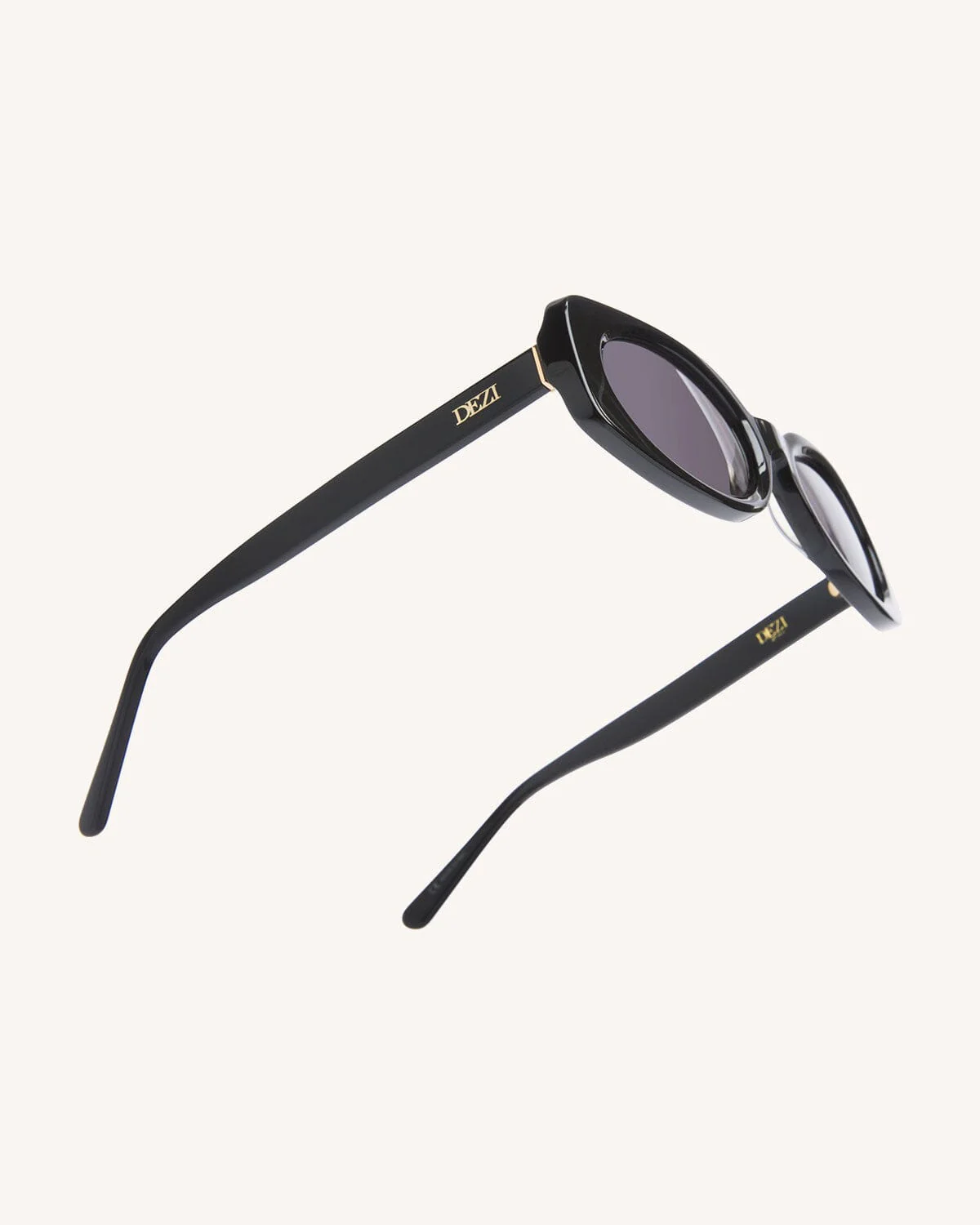 BOOKED - Image 10
